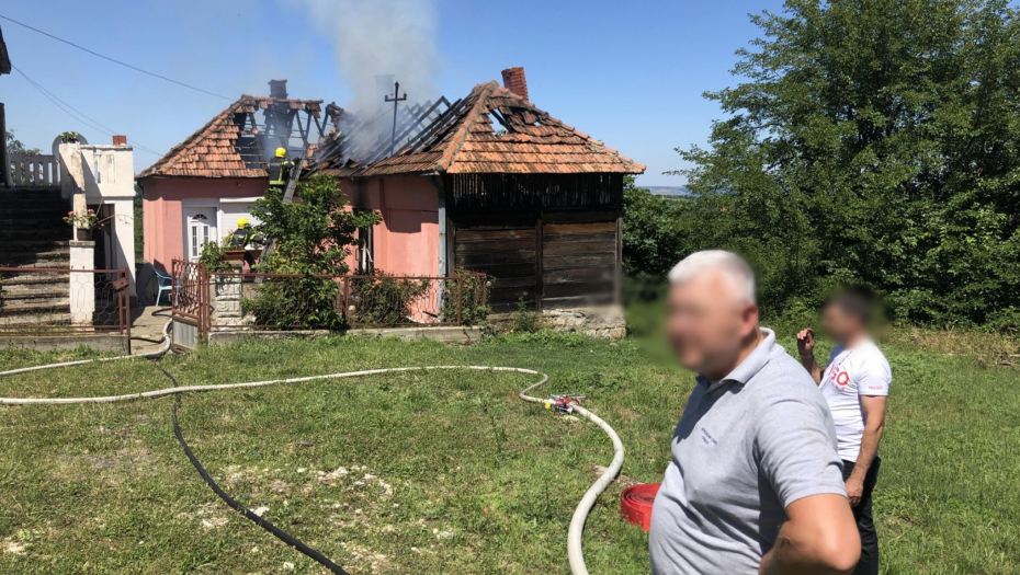 ŽENI IZ ORAŠCA IZGORELE RUKA I KOSA Tragedija izbegnuta za dlaku, zapalila se kuća, a vatra buknula zbog OVOGA