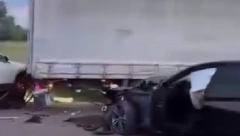 "BMW" UDARIO U KAMION Saobraćajna nesreća na Pančevačkom mostu (VIDEO)