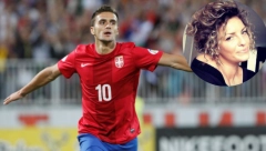 ONA SE RAZLIKUJE OD OSTALIH ŽENA FUDBALERA Supruga Dušana Tadića nikada nije uradila jednu stvar, rodila mu je troje dece, a izgleda brutalno