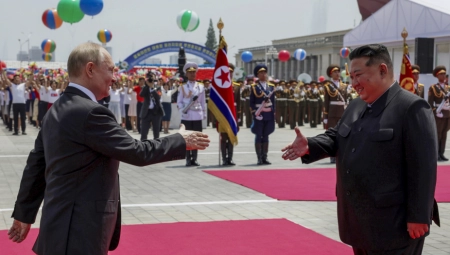PUTIN I KIM POČELI RAZGOVORE Svet na nogama (FOTO)