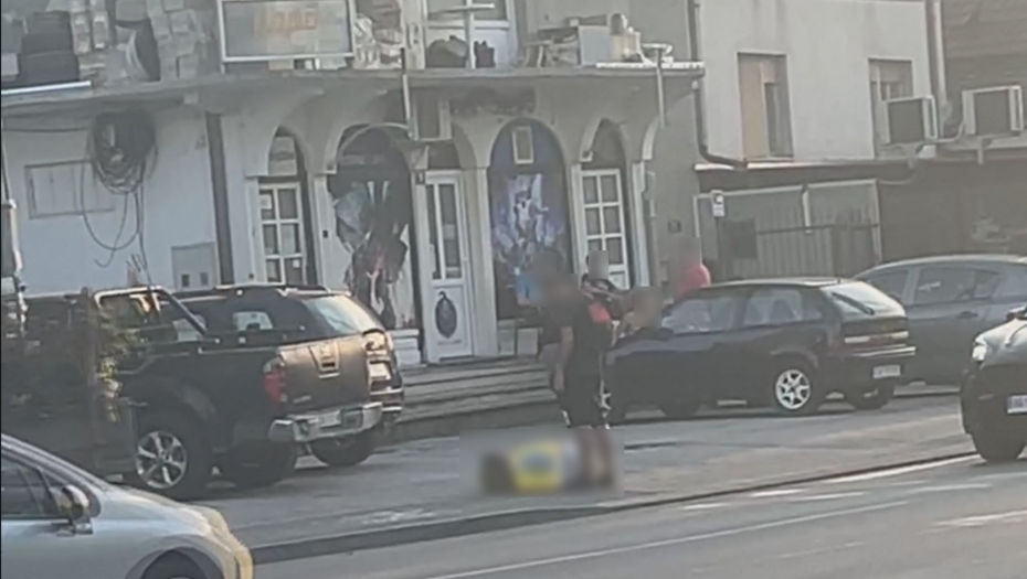 JEZIVA SCENA U ČAČKU, DEVOJKA LEŽI NA TROTOARU I PLAČE! Očevici otkrili: Udarao ju je nogama pred prolaznicima!