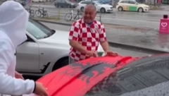JOJ MRKI, ŠTA TO BI Hrvat kačio zastavu Albanije na automobil pa nadrljao kao niko - hit snimak preplavio internet (VIDEO)