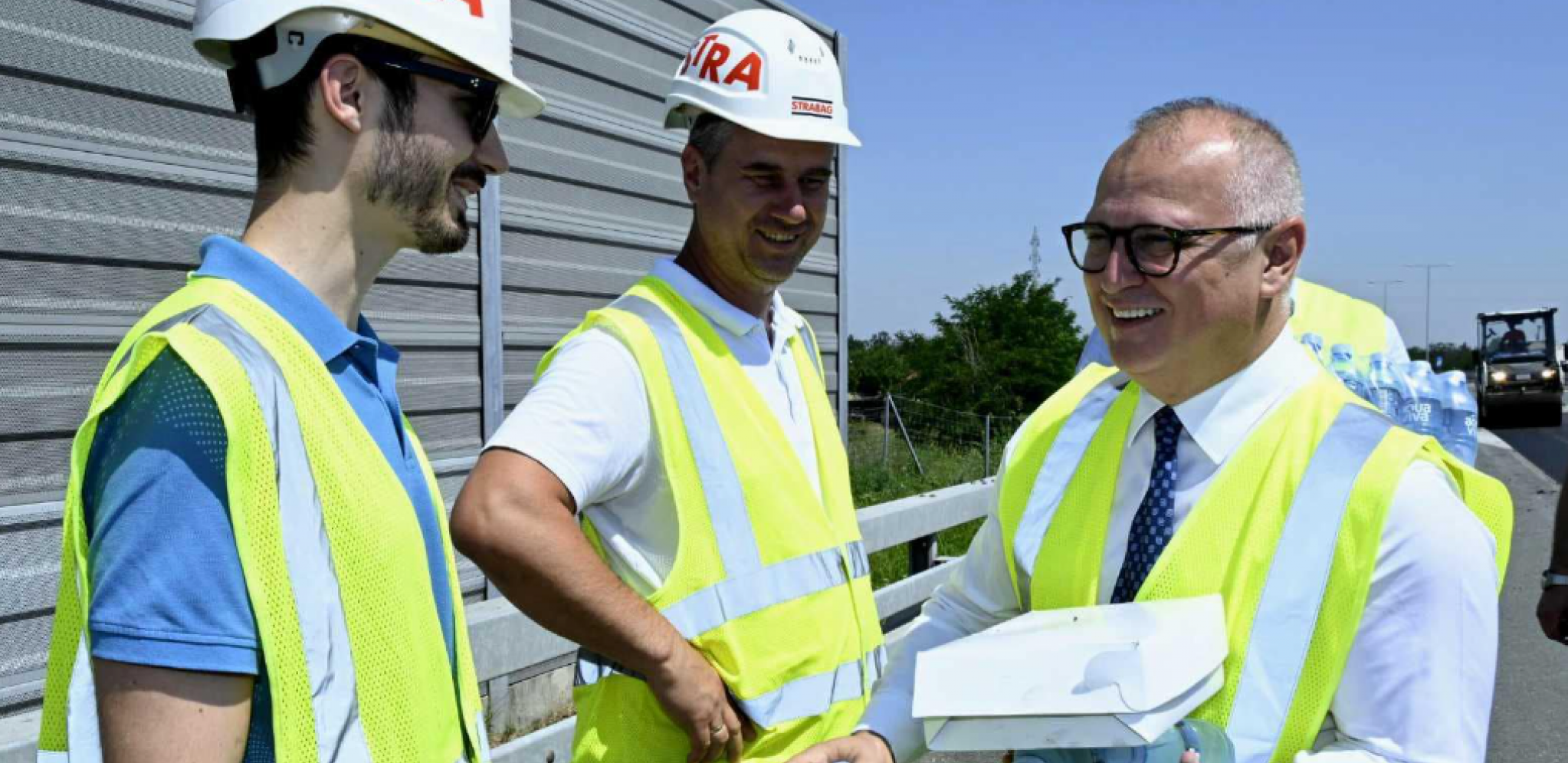 VESIĆ POSETIO RADNIKE: Rehabilitacija na auto-putu ''Miloš Veliki'' kod Uba (FOTO)