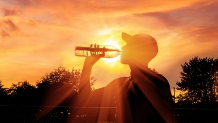 NIJE SAMO BITNO DA LI PIJEMO VODU, VEĆ I KADA U ovom delu dana zaboravite na hidrataciju, može biti opasna po zdravlje!