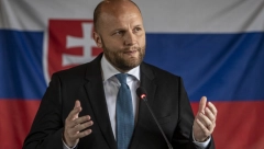 SKANDAL U VRHU SLOVAČKE VLADE Bivši ministar odbrane optužen za VELEIZDAJU - pomoć Ukrajini ga SKUPO koštala!