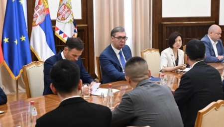 PREDSEDNIK VUČIĆ NAJAVIO: Srbija će postati regionalni centar za automobilsku industriju