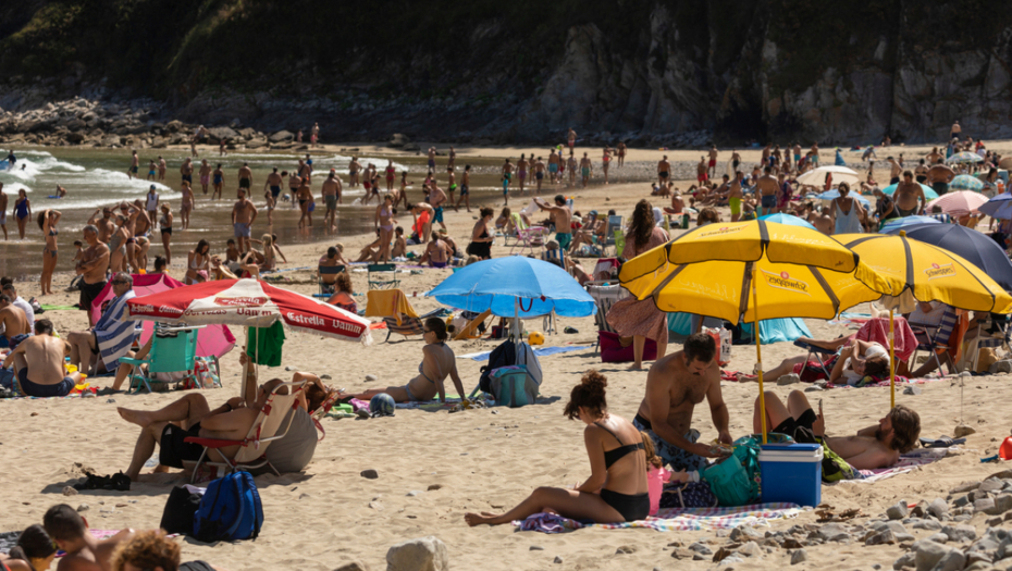 "DA NE VIDI ŽENA TINDER NOTIFIKACIJE, BRAT BACIO TELEFON U KANTU!" Cela Srbija se bacila u potragu za ovim čovekom!