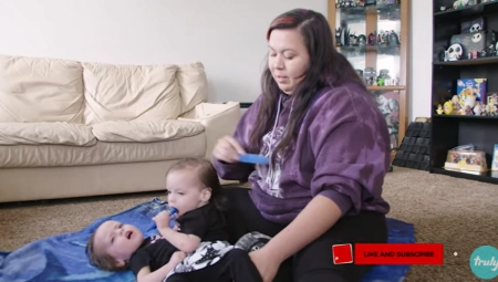 MISLILA JE DA NEĆE PREŽIVETI NI DAN Majka htela da ABORTIRA sijamske bliznakinje, a onda... (VIDEO)
