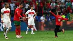 SELEKTOR PORTUGALA DIGAO GLAS Martinez: Navijači koji uleću na teren zbog selfija predstavljaju bezbednosnu pretnju