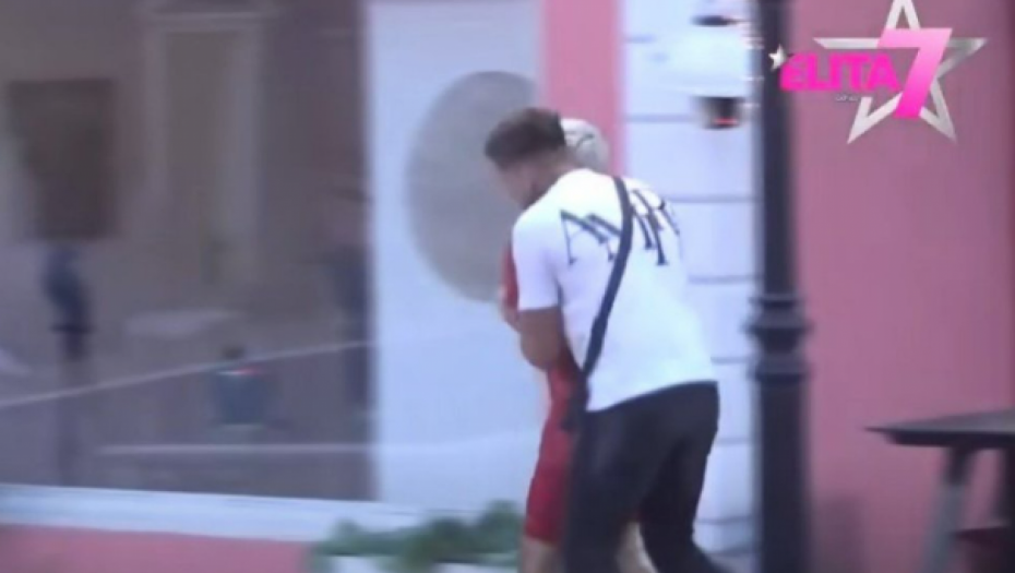 ŠOK! STANISLAV BACIO UROŠA U BAZEN Skandalozne scene osvanule, Krofak izgubio živce, o ovome će se pričati!