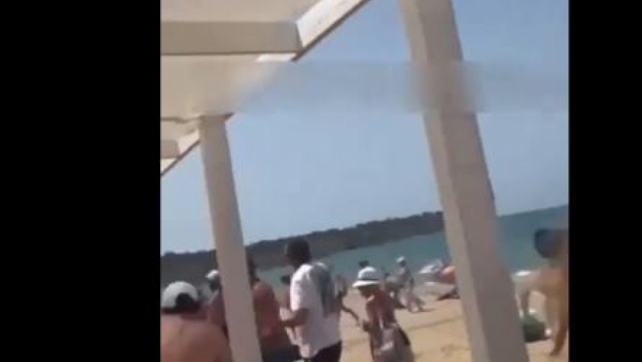 POBIJENA DECA, VIŠE OD 100 RANJENIH! Ukrajina kasetnom bombom pogodila plažu u Sevastopolju! (VIDEO)