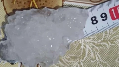 SJENIČANI NE PAMTE OVAKVO NEVREME Padao grad veličine jajeta, lomio šoferšajbne, prozore i krovove! (FOTO)