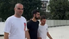 VLADA MATOVIĆ SE POSVETIO BOGU Pevača smo uhvatili u neprepoznatljivom izdanju, evo šta radi nakon raspada "Elitnih odreda"