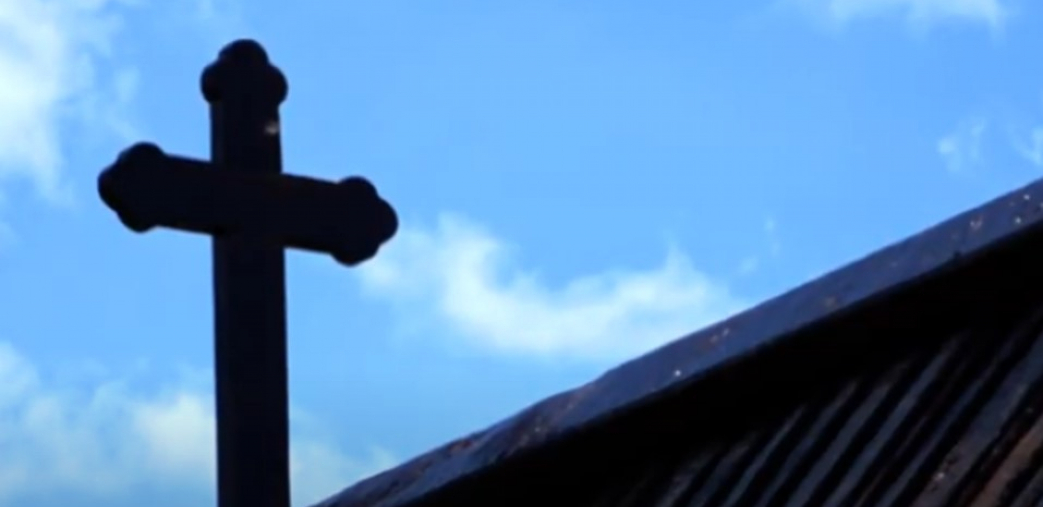 CRKVENA NOVA GODINA STIŽE SUTRA Prema narodnom običaju, u crkvu valja poneti samo jednu stvar!