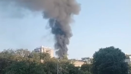OGROMAN POŽAR NA NOVOM BEOGRADU! Dim se vidi i iz centra grada, vatrogasci odjurili tamo!