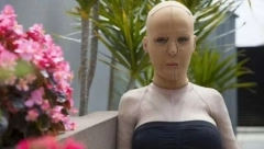 POSLE 200 OPERACIJA OVAKO DANAS IZGLEDA Lepu Danu je ljubomorna žena ŽIVU SPALILA (FOTO)