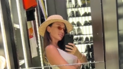 TRUDNA KAĆA ŽIVKOVIĆ USIJALA MREŽE! Objavila fotografiju iz luks garderobera, jedan detalj su svi primetili!