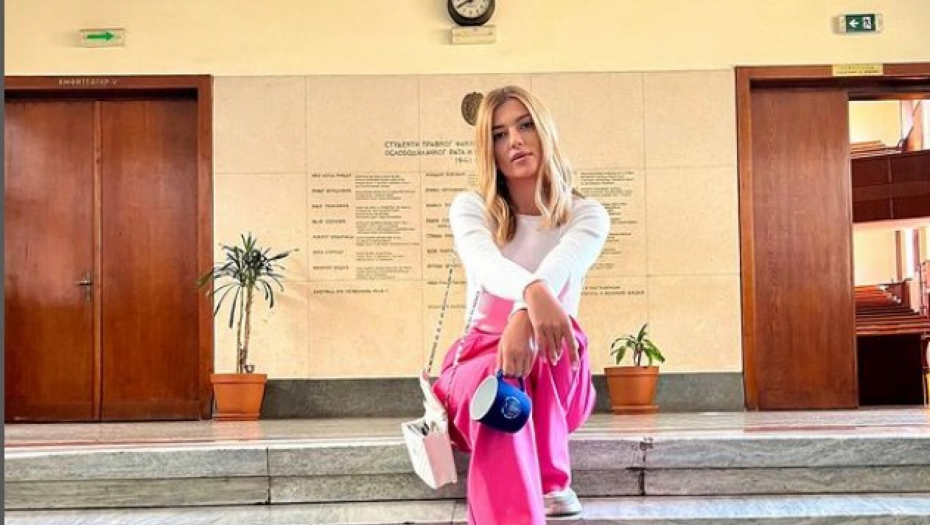 SLAVLJE U DOMU BIVŠE ZADRUGARKE: Uspela da uradi nešto neverovatno, javno se pohvalila, pljušte čestitke sa svih strana
