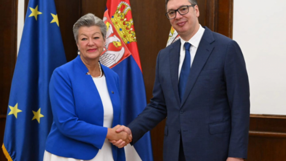 VUČIĆ SE SASTAO SA EVROPSKOM KOMESARKOM Osigurati bezbednost Srba na KiM i sprovesti do sada postignute dogovore (FOTO)