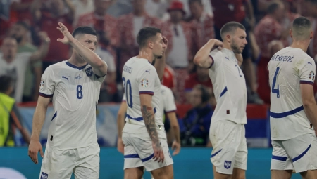 VELIKI PROBLEM JE ŠTO NEMAMO IGRU Legendarni fudbaler bez dlake na jeziku o igri Srbije na EP, surovo iskreno poručio ovo