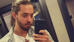 "POKUPILI SMO PROSTITUTKU I ODVELI JE U ŠUMU" Pevač šokirao javnost svojim priznanjem: Želeo sam da vidim kako je to!