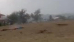 "PRVO JE UDARILO, A ZATIM SE ČULO VRIŠTANJE DECE" Zabeležen JEZIV snimak kada GROM udara trojicu MALIŠANA! (VIDEO)