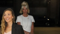 JELENA ĐOKOVIĆ ISKOPIRALA KARLEUŠU! Zbog istog modela papuča mreže gore, u pitanju je vrtoglava cifra!