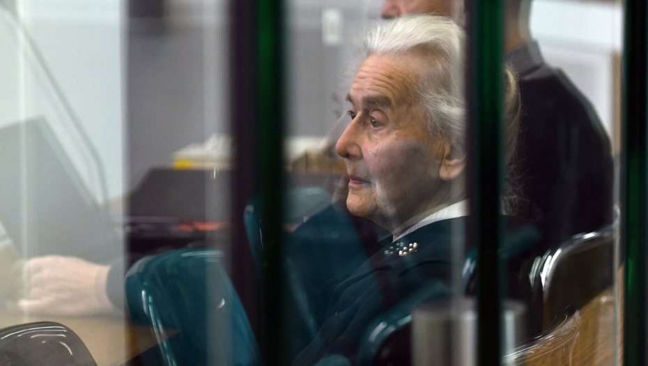 SUD U HAGU OSUDIO NACI BABU (95): Tvrdila da je Aušvic bio radni logor, a ne za ISTREBLJENJE!