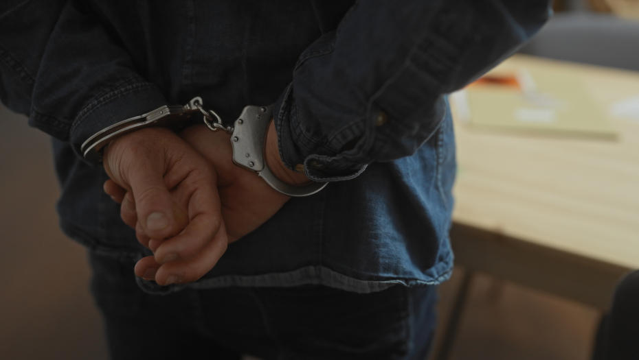 UHAPŠEN PLJAČKAŠ KLADIONICE IZ NOVOG PAZARA Evo šta je policija pronašla kod njega prilikom hapšenja