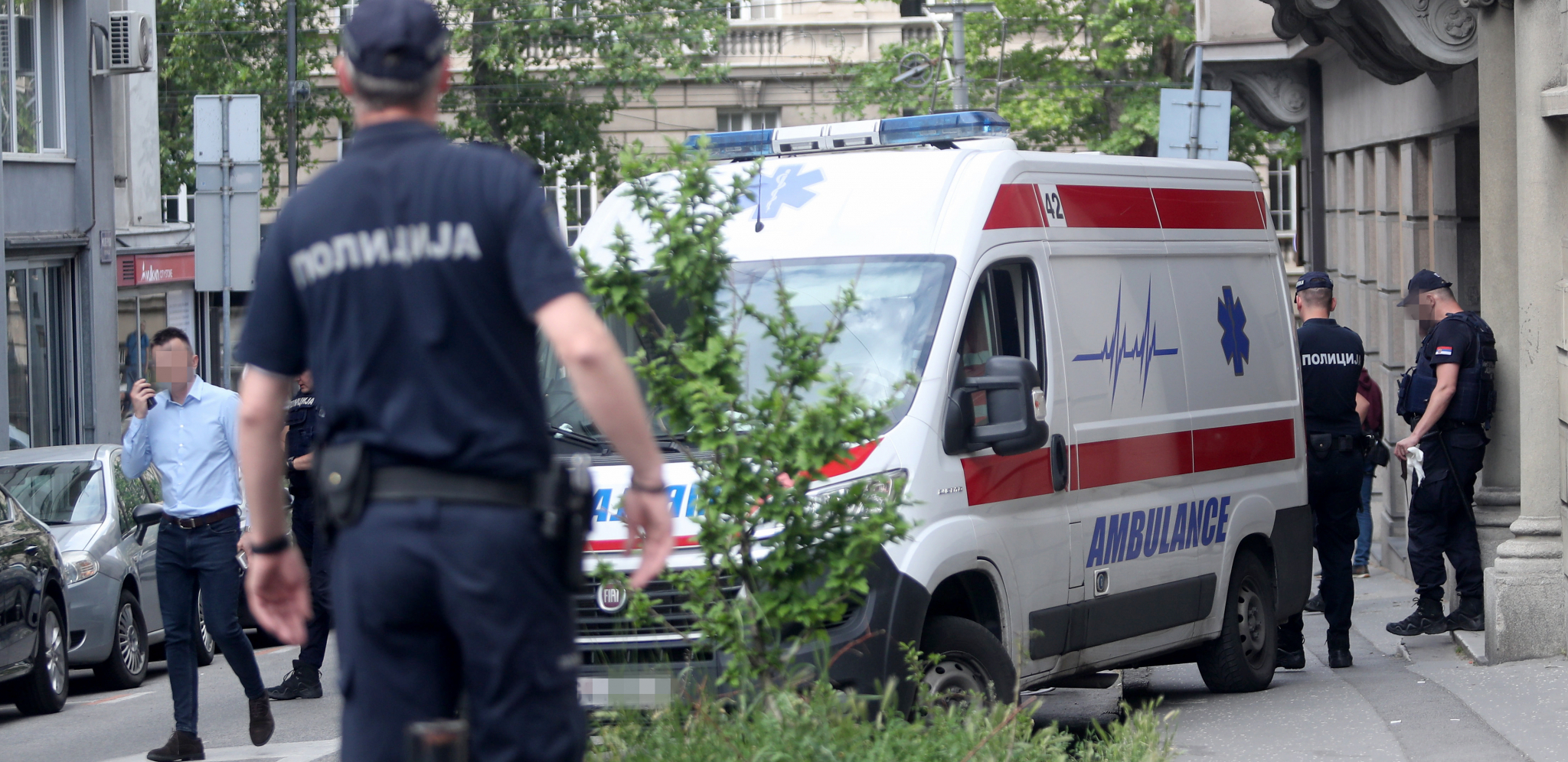 DETE (13) ZAMALO UMRLO U PANČEVU ZBOG TIKTOKA! Drug mu umotao glavu u foliju i snimao, majka ga pronašla BEZ SVESTI!