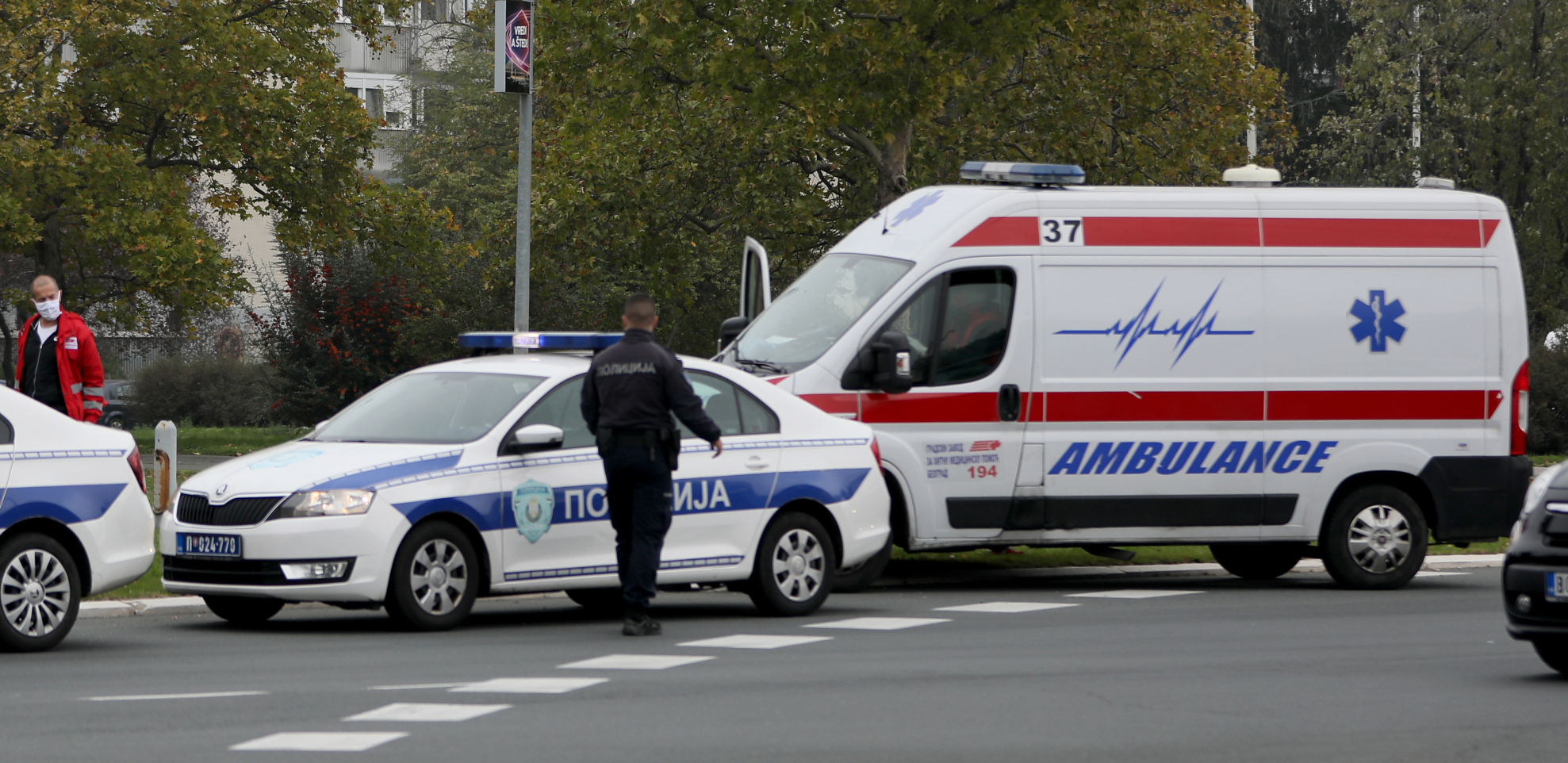 "DOŠAO SAM PO SINA, REKAO JE SILAZIM, A ONDA SE ZAČUO PRASAK" Otac dečaka koji je pao kroz prozor škole na Banovom brdu opisao stravične scene