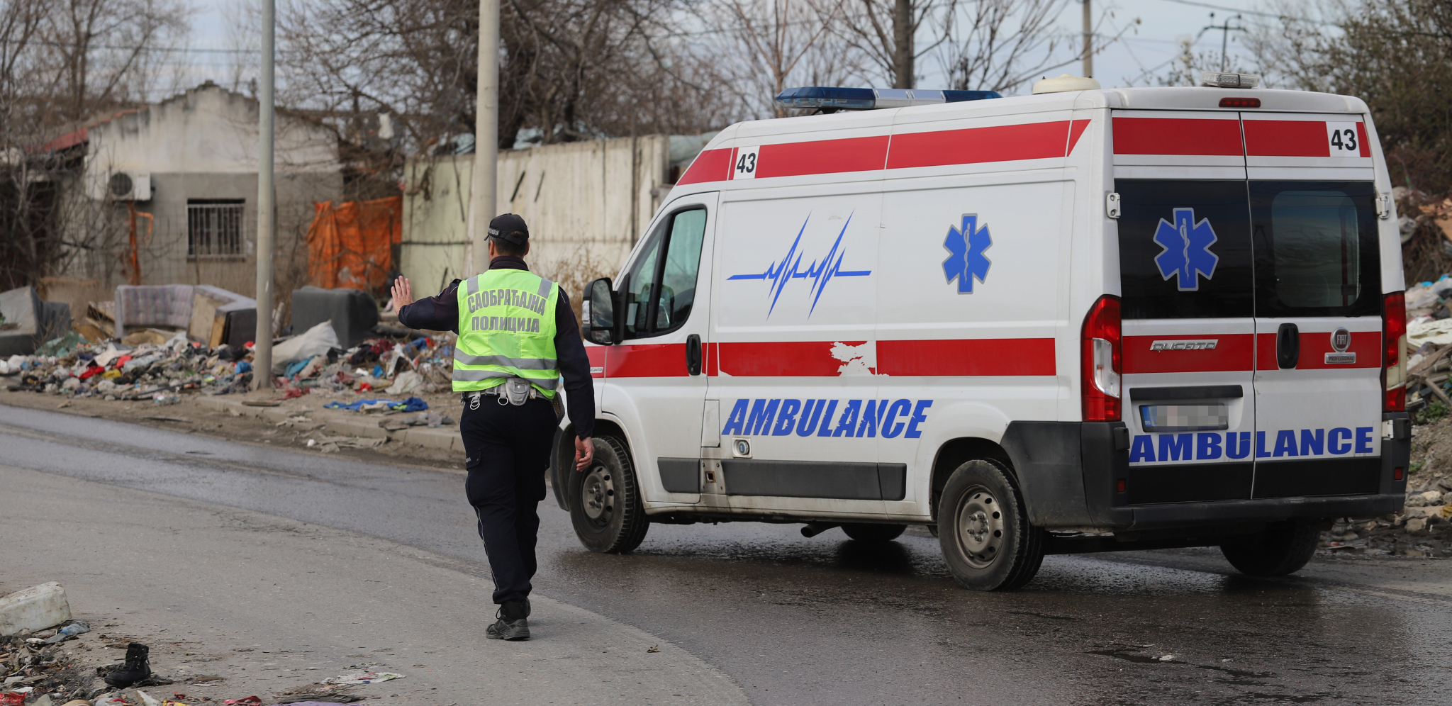 TRAGEDIJA U TUTINU! Kran pao na radnika, ubio ga na licu mesta!