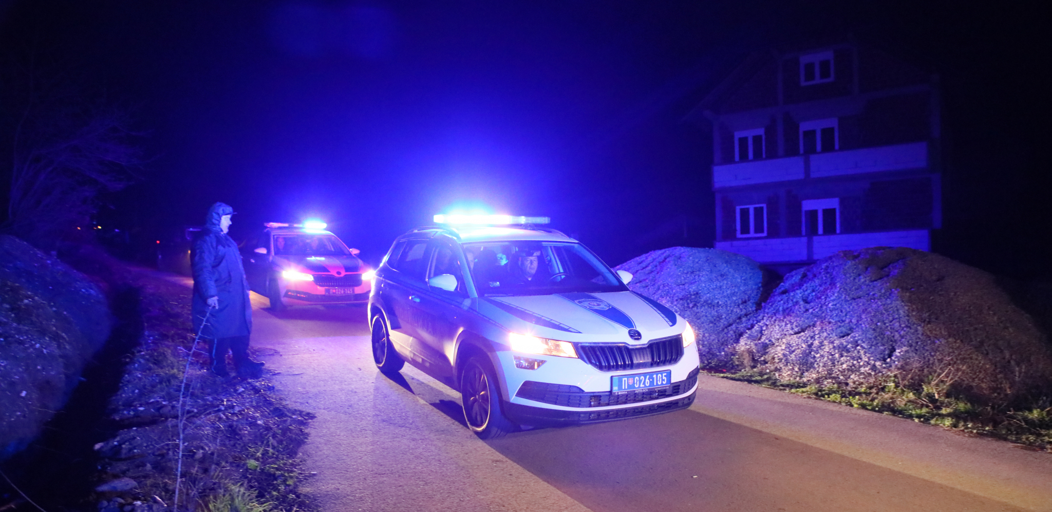 ŽENA VOZILA BEZ DOZVOLE, NA MESTU POGINULO DETE (9)! Stravična nesreća kod Lebana!