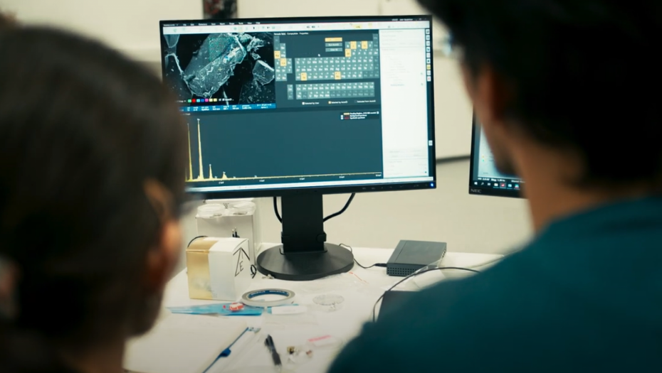 UZ ROBOTE DO KVALITETNIJE POLJOPRIVREDNE PROIZVODNJE Ovo je mesto u Srbiji  gde tehnologija služi čovečanstvu! ( VIDEO)