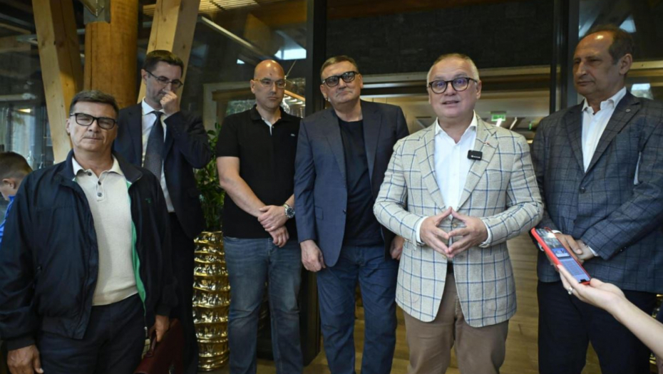 VESIĆ OTVORIO PUTARIJADU: Da nije vrednih putara, sporije bismo gradili infrastrukturu