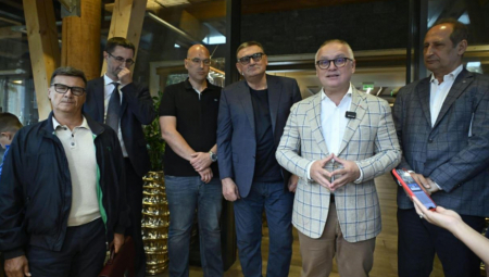 VESIĆ OTVORIO PUTARIJADU: Da nije vrednih putara, sporije bismo gradili infrastrukturu