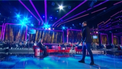 NAŠA PEVAČICA KRENULA NOŽEM NA KOLEGU! Jezivi detalji sa proslave, on umalo pao u nesvest: "Bilo je mnogo krvi"