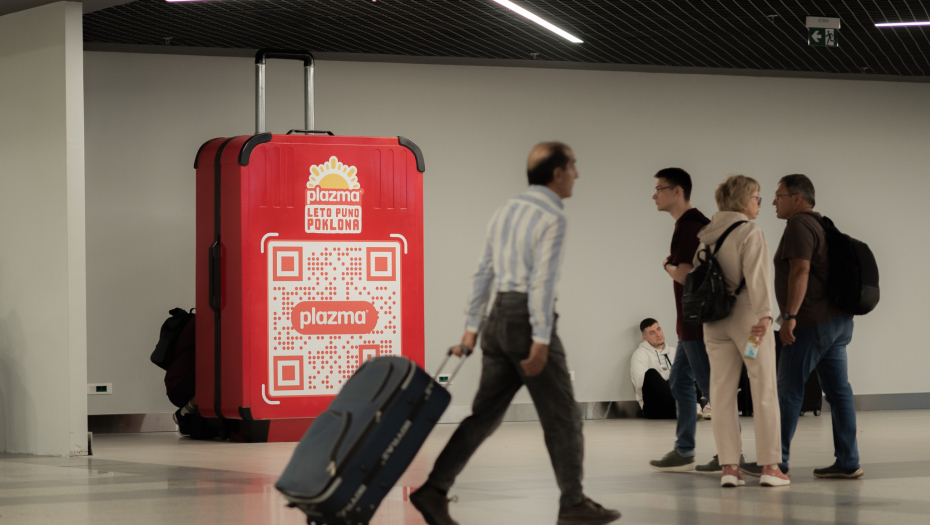 PUTNICI NA AERODROMU U ČUDU: Nepoznati kofer izazvao veliku pažnju