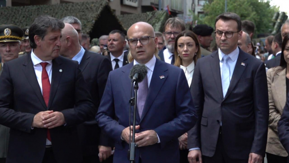 MILOŠEVIĆA SU NA VIDOVDAN IZRUČILI HAGU KAO DŽAK KROMPIRA Premijer Vučević za Alo! o nacionalnom poniženju Srbije pre 23 godine