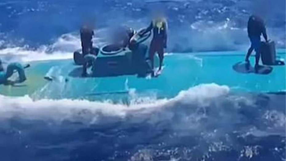 DRAMATIČAN SNIMAK HAPŠENJA USRED OKEANA! Narko banda prevozila drogu podmornicom, pa pokušali da je potope (VIDEO)