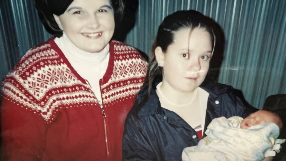 TRAGAO ZA MAJKOM 20 GODINA Onda je stigla poruka na Fejsbuku koja ga je ostavila u šoku! (FOTO)