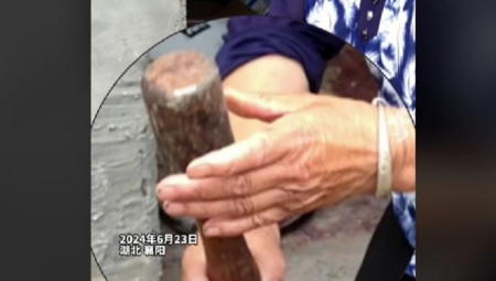 BAKA RUČNOM GRANATOM TUCALA ORAHE I ZAKIVALA EKSERE Bila ubeđena da je ČEKIĆ! Pogledajte kako policija vrši uviđaj (VIDEO)