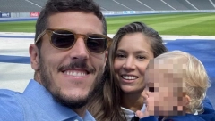 FUDBALER DOBIO BLIZANCE, PA ZAKUPIO CELO OSTRVO Napravio gala slavlje, ova pevačica bila specijalan gost