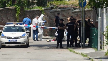 DETALJI TERORISTIČKOG NAPADA U BEOGRADU Vehabija samostrelom ranio žandarma ispred Ambasade Izraela, traga se saučesnicima!