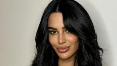 ALEKSANDRI SILIKONI ISPADAJU NA SVE STRANE Nikolićeva objavila vrele kadrove, evo kako izgleda tri meseca nakon porođaja