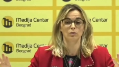 POGLEDAJTE KAKVI FANATICI PREDVODE PROTESTE LAŽNIH EKOLOGA! Hoće da zatvore sve rudnike i da nas nateraju da živimo kao Aboridžini (VIDEO)