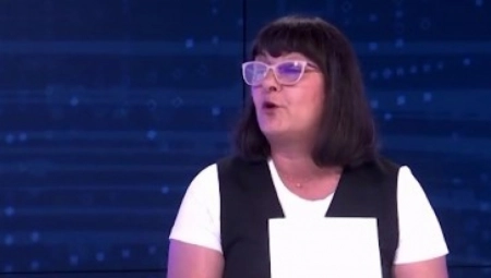 PRIZNALA DA SU PRODALI ZEMLJU, A SAD SE VADI NA BOLEST Supruga Nebojše Petkovića OVAKO pravda uzimanje novca za njivu (VIDEO)