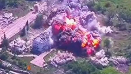 FRONTU U PLAMENU "Iskanderi" tuku po položajima S-300 (VIDEO)