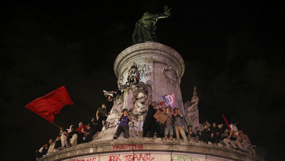 OPŠTA MOBILIZACIJA PROTIV LE PENOVE Svi se ujedinjuju protiv najveće stranke, Makron plete mrežu za ostanak na vlasti