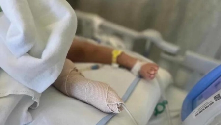 UŽAS U VRTIĆU! Dečak teško povređen nakon što ga je pregazila kosilica!